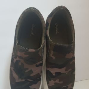 Camo Canvas Slip-on Sneakers 10
